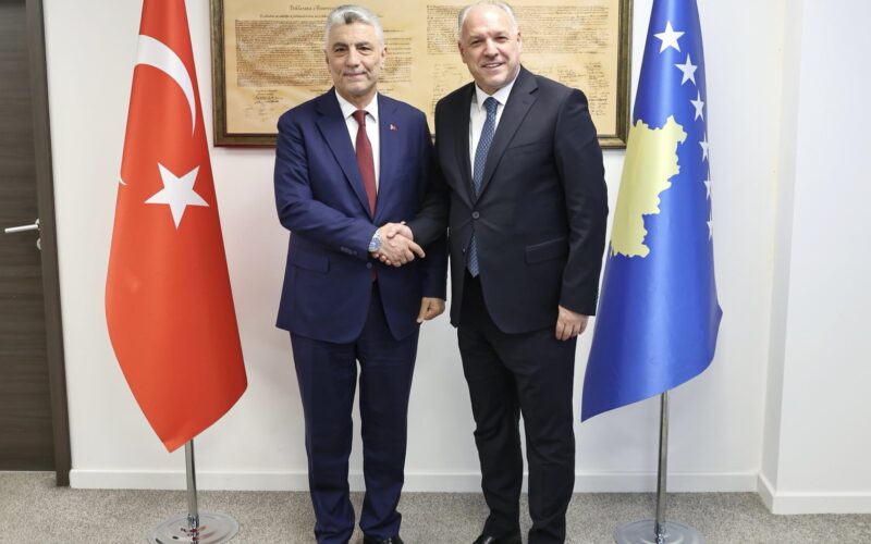 Ticaret Bakanı Bolat, Kosova Başbakan Yardımcısı Damka ile Priştine’de Görüştü