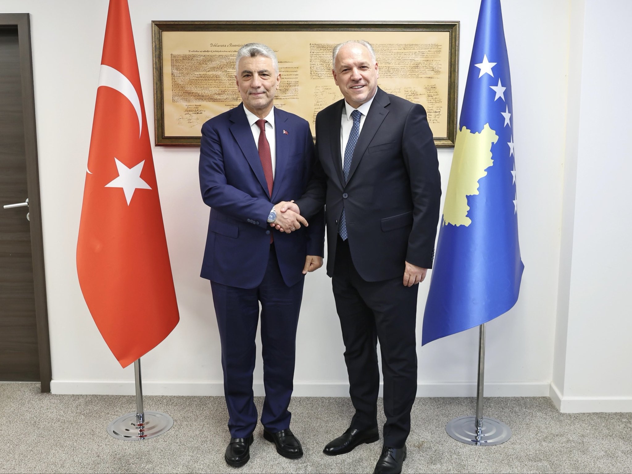 Ticaret Bakanı Bolat, Kosova Başbakan Yardımcısı Damka ile Priştine’de Görüştü