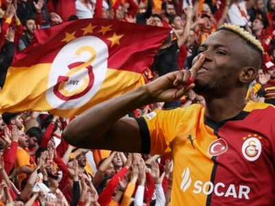 Osimhen Derbi İçin Sahaya Çıkmaya Hazırlanıyor