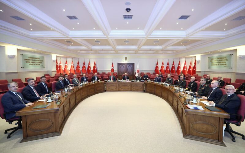 Millî Savunma Bakanlığında Savunma Sanayii Değerlendirme Toplantısı Gerçekleştirildi