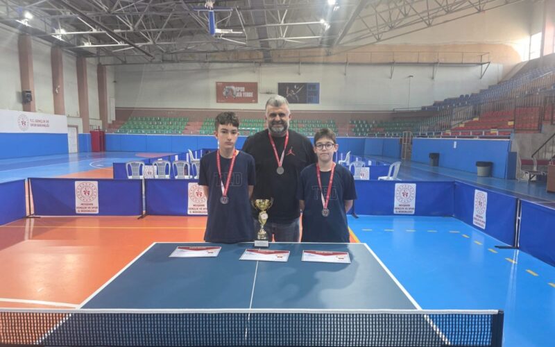 Yalova Masa Tenisinde Türkiye Şampiyonluğunu Göğüsledi