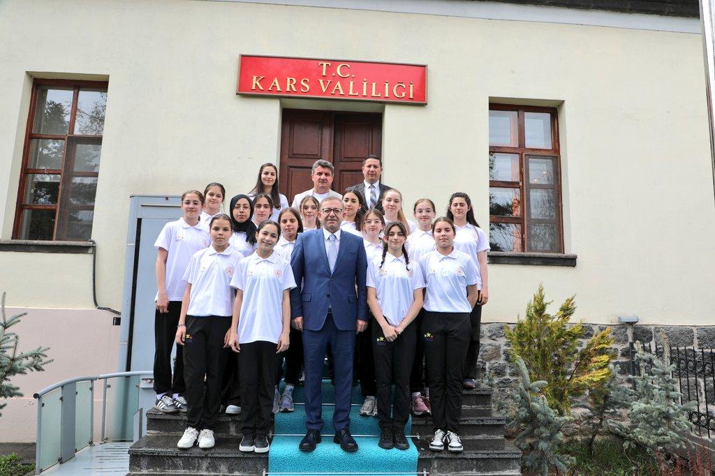 Kars’ta ANALİG Heyecanı: Vali Ziya Polat Sporcuları Ağırladı