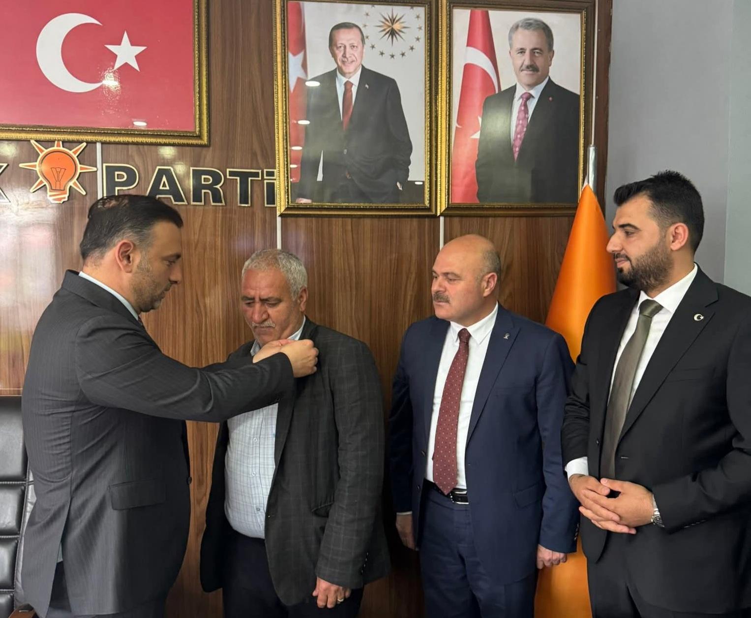 Gelecek Partisi İlçe Başkanı AK Parti’ye Katıldı