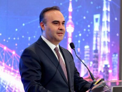 Bakan Kacır’dan Bilim Olimpiyatları’nda Madalya Kazanan Gençlere Tebrik: Gençlerimiz Yine Madalyalarla Döndüler