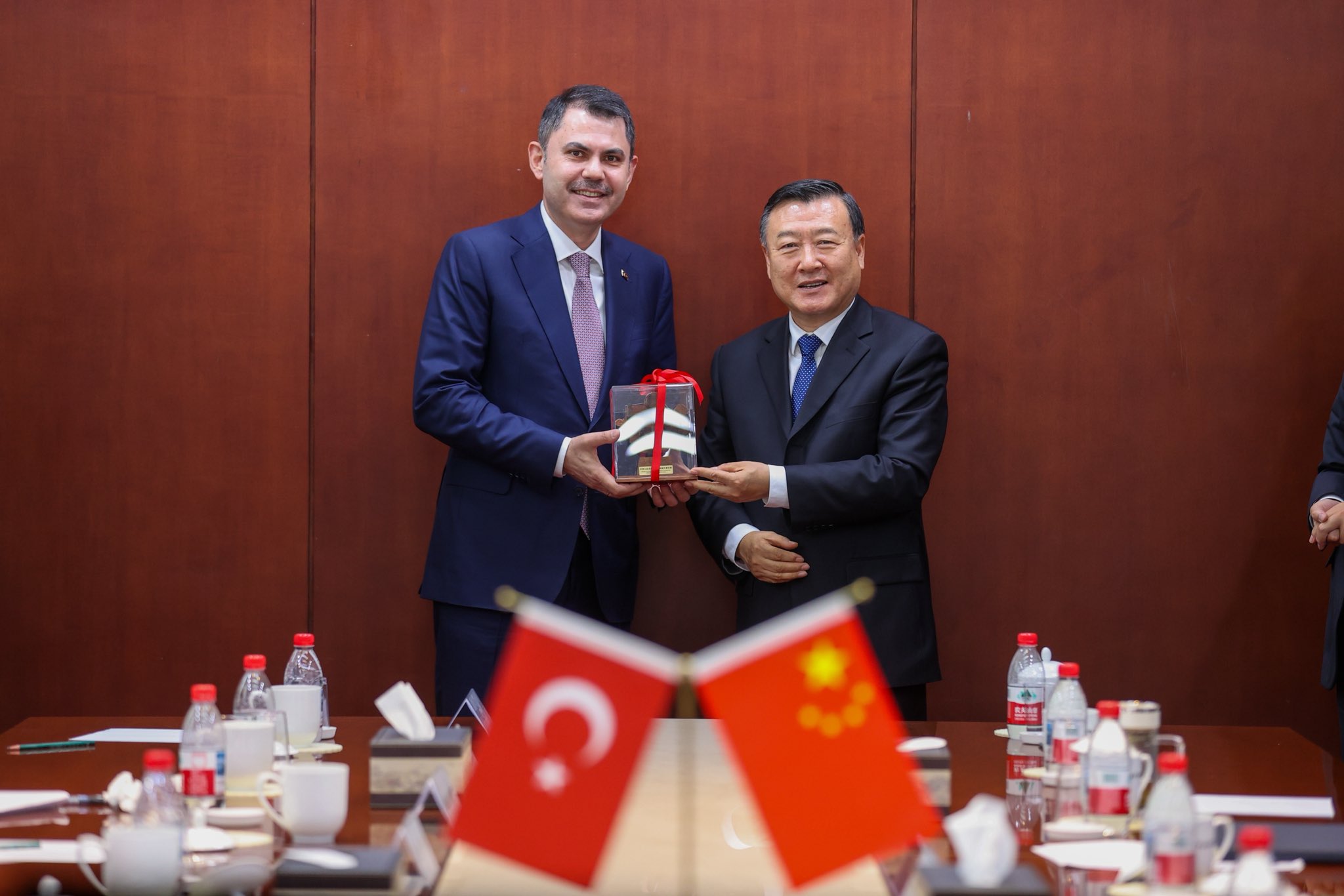 Bakan Murat Kurum Çin’de Mevkidaşı Ni Hong İle Görüştü: Şehircilikte Ortak Çalışma Grubu Kuruluyor