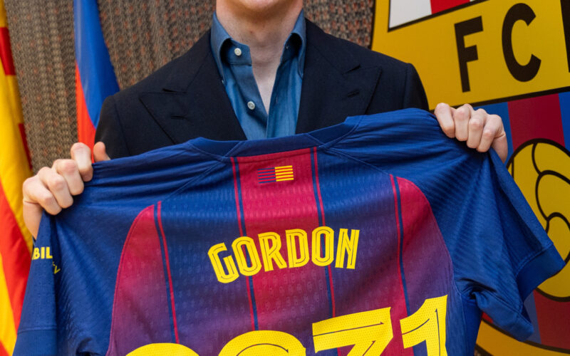 Barcelona, İngiliz Kanat Oyuncusu Anthony Gordon’ı Kadrosuna Kattı