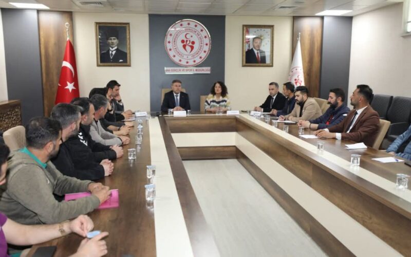 Van’da Spor Kulüpleri Bilgilendirme Toplantısı Düzenlendi