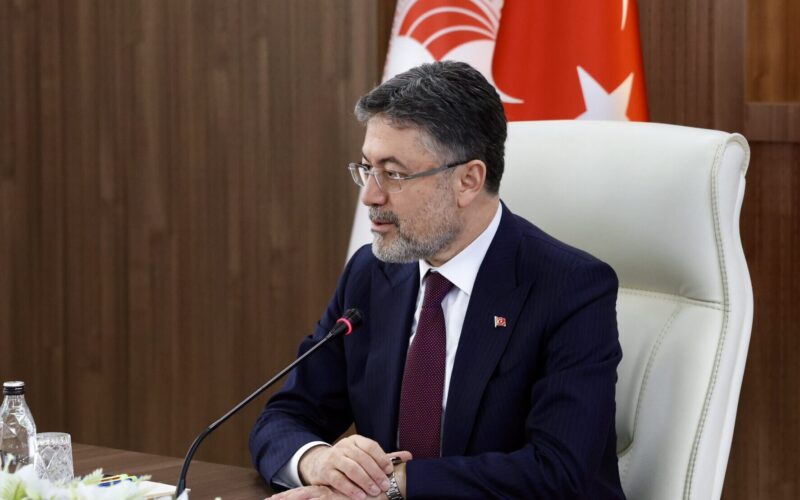 Bakan Yumaklı’dan Aşırı Hava Olaylarından Etkilenen Üreticilere Geçmiş Olsun Mesajı
