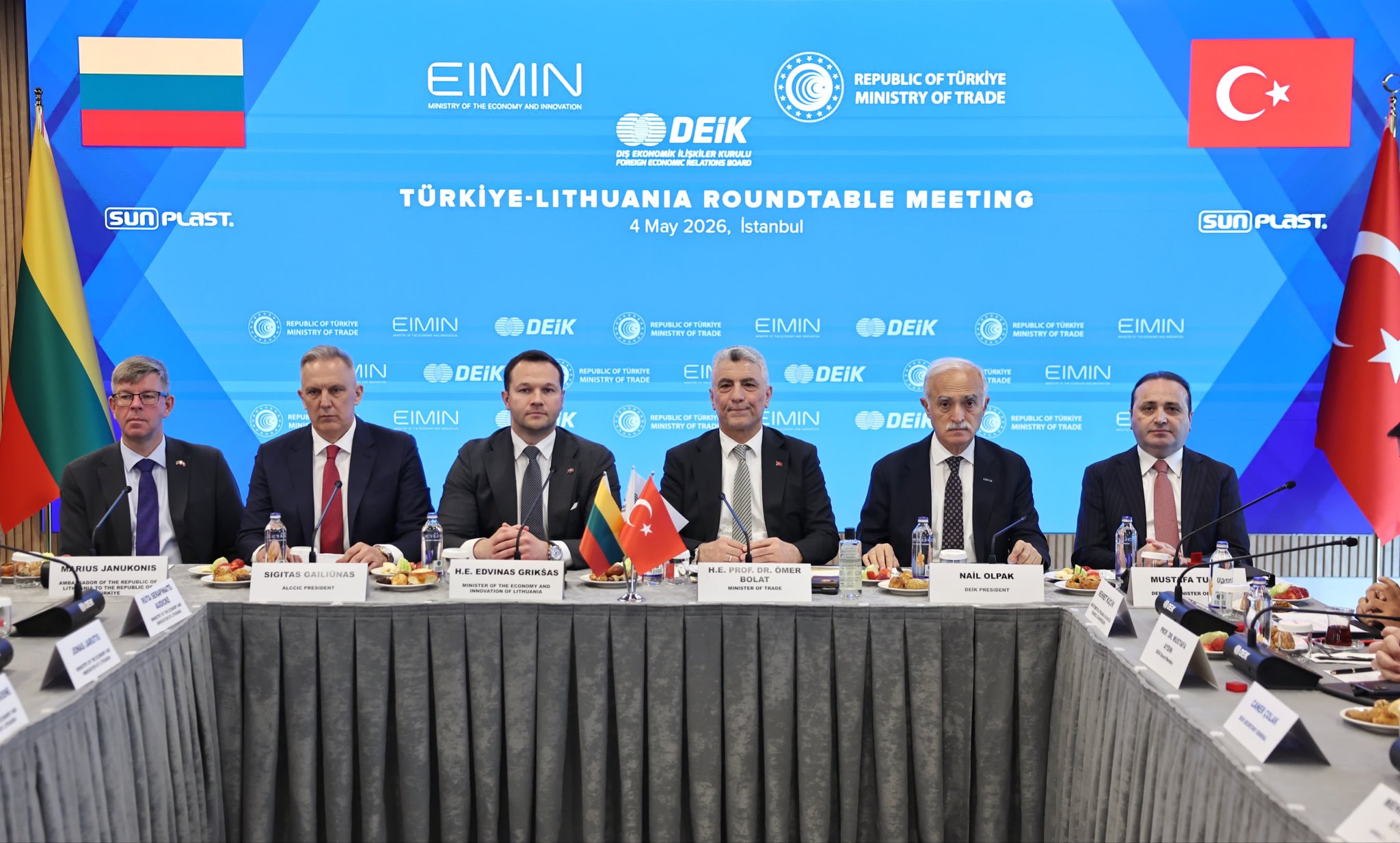 Bakan Bolat: Türkiye 290 Milyar Dolarlık Doğrudan Yabancı Yatırım Çekti