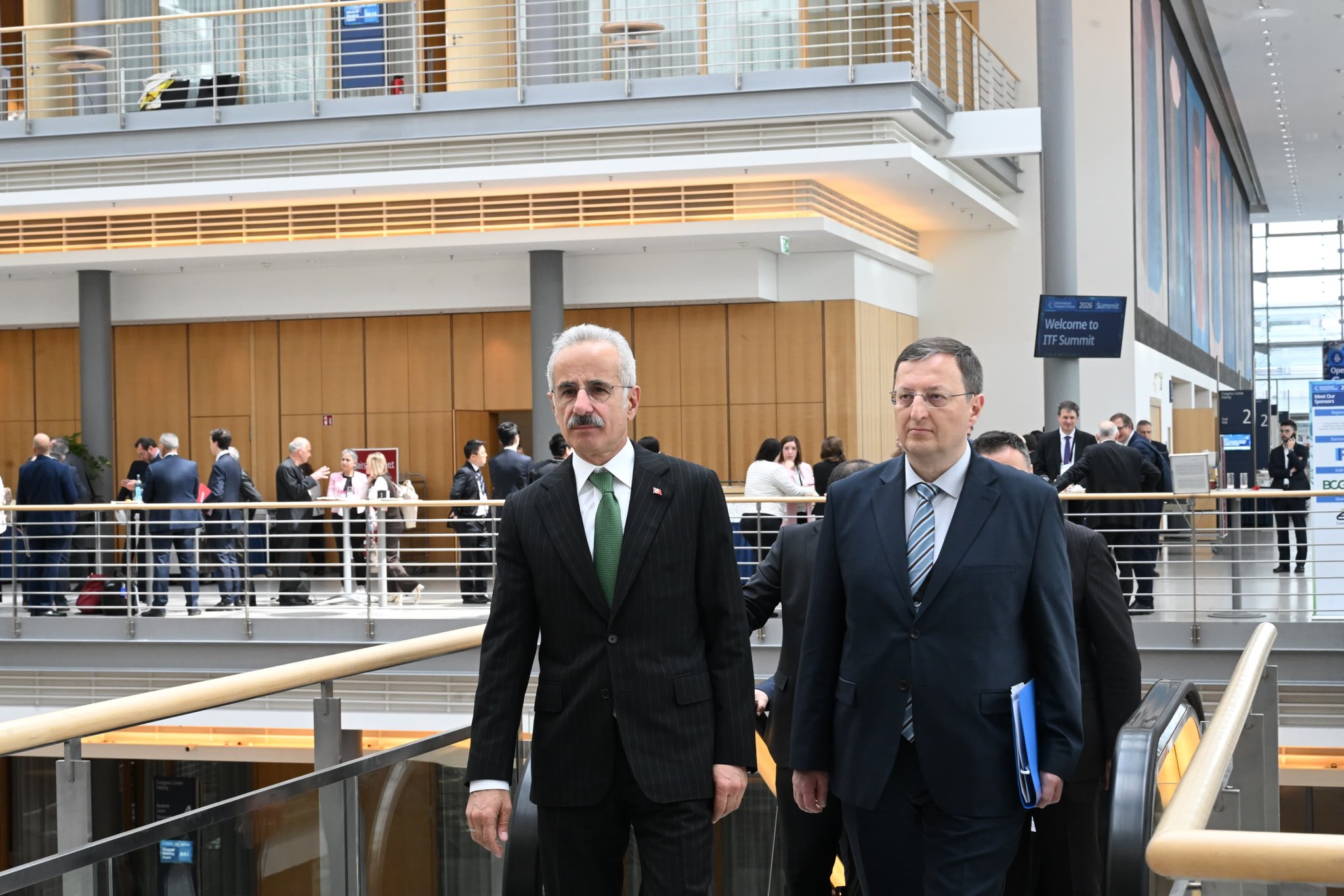 Bakan Uraloğlu Almanya’da Uluslararası Ulaştırma Forumu Zirvesi’ne Katıldı