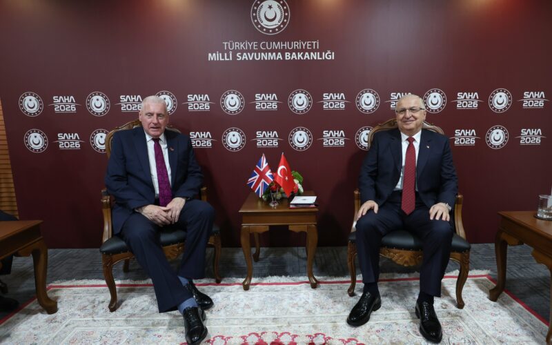 Bakan Güler ve Komuta Kademesi SAHA 2026’da Görüşme Trafiğini Sürdürüyor