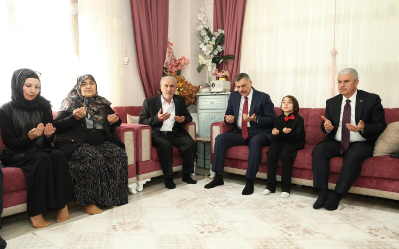İçişleri Bakanı Mustafa Çiftçi’den  Şehit Ailesine Anlamlı Ziyaret