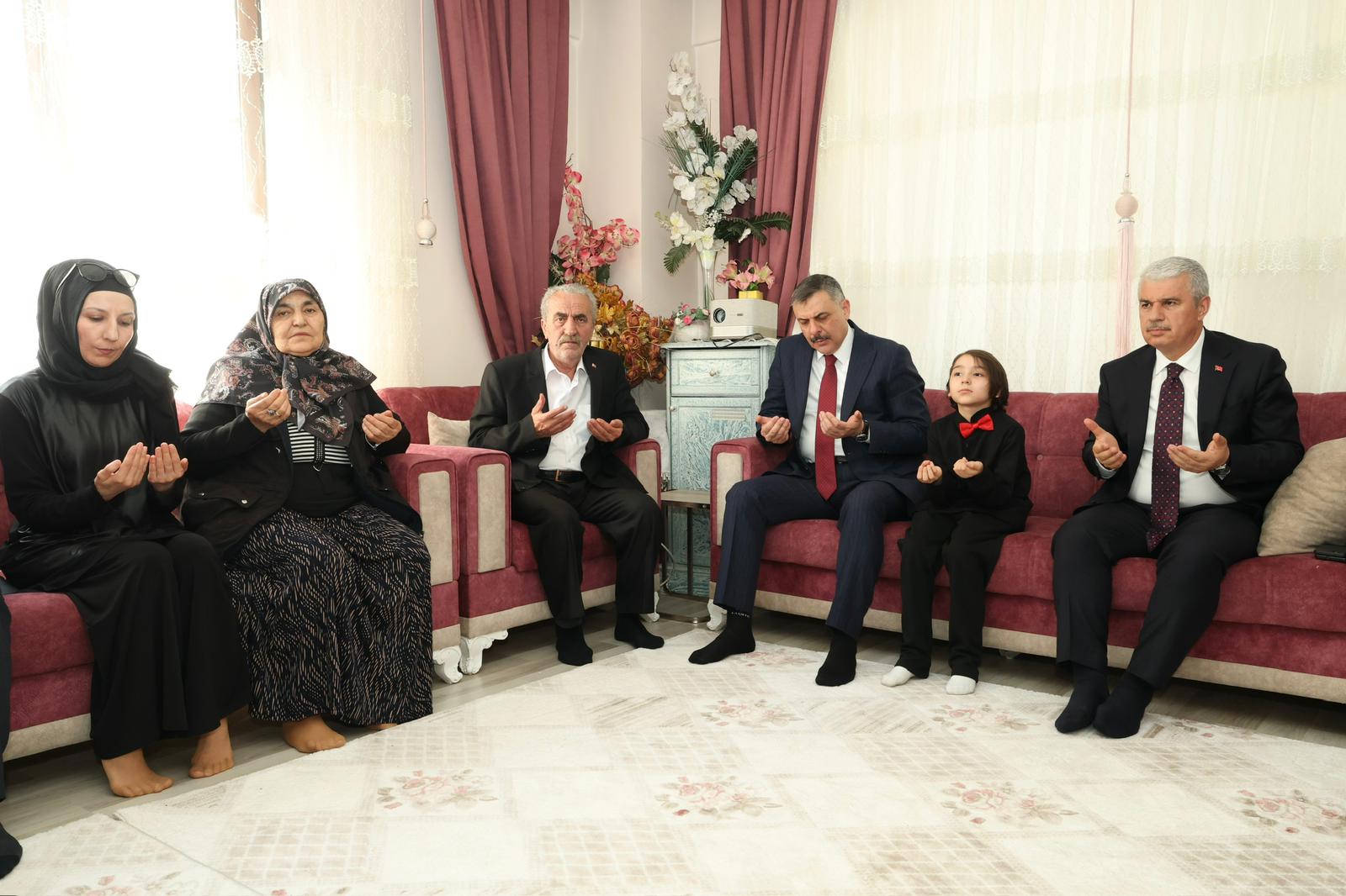 İçişleri Bakanı Mustafa Çiftçi’den  Şehit Ailesine Anlamlı Ziyaret