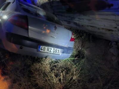 Otomobil, yol kenarında yürüyen kadınlara çarptı; 1 ölü, 2 ağır yaralı