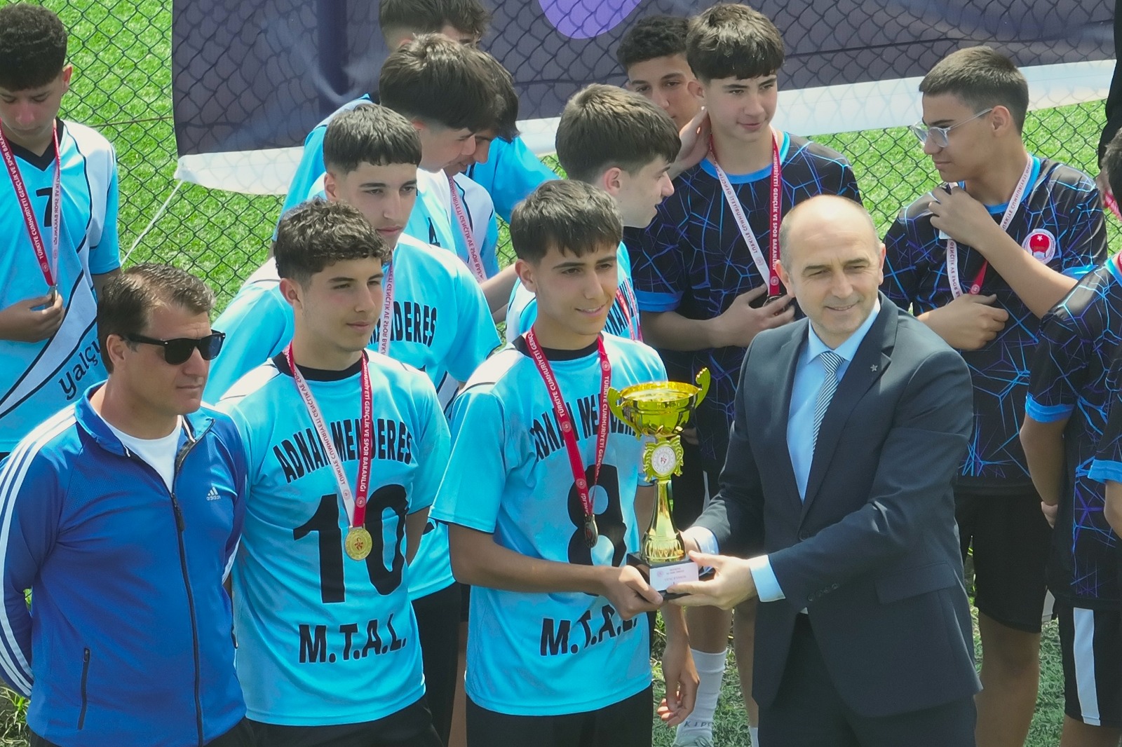 Yalova’da “Gençler Sporda, Gelecek Emniyette” Turnuvası Düzenlendi