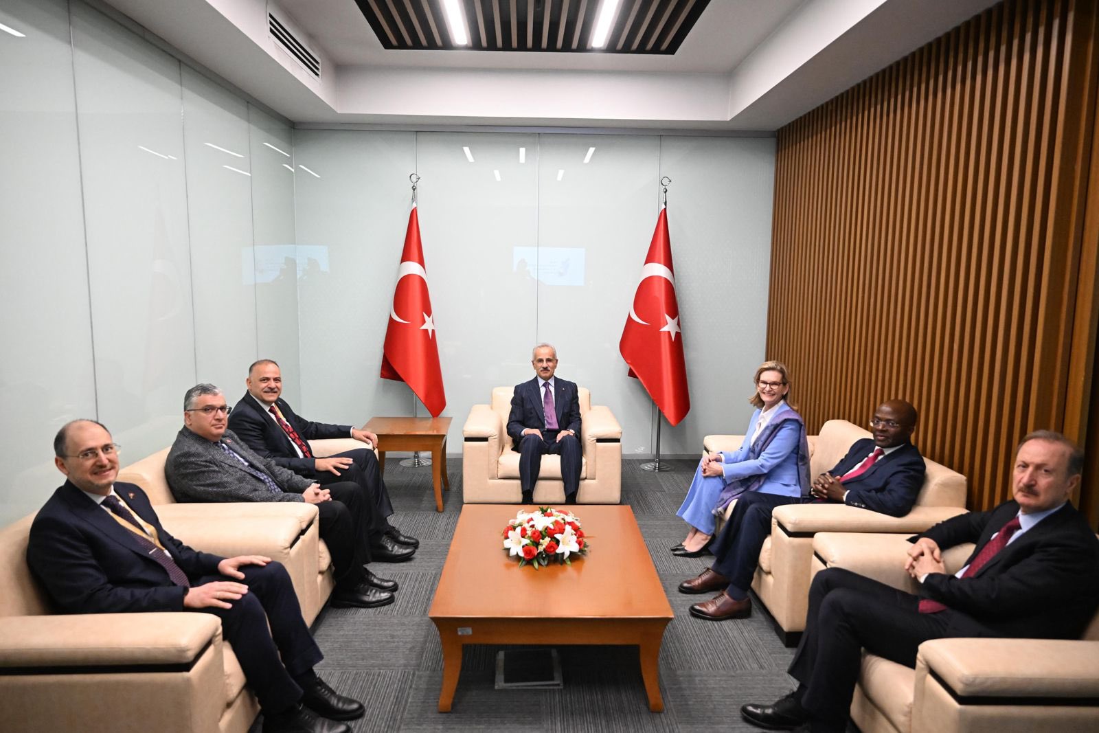 Bakan Uraloğlu’ndan Küresel Haberleşme Diplomasisi: ITU Heyetiyle Kritik Görüşme