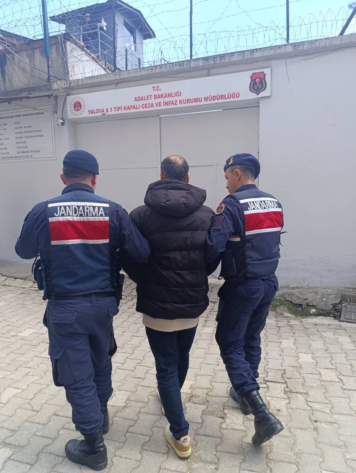 Yalova’da Jandarmadan Uyuşturucu Operasyonu: İki Şüpheli Tutuklandı