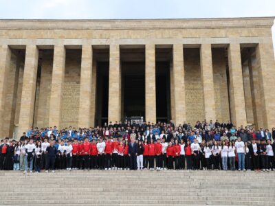 Bakan Bak ve Beraberindeki Heyetten Anıtkabir’e Ziyaret