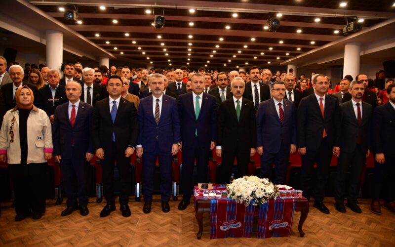 Ulaştırma ve Altyapı Bakanı Abdulkadir Uraloğlu Akçaabat Kitap ve Söyleşi Günleri’ne Katıldı
