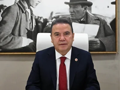 Antalya Büyükşehir Belediyesi ‘Yolsuzluk’ Davasında Muhittin Böcek Hakim Karşısına Çıktı