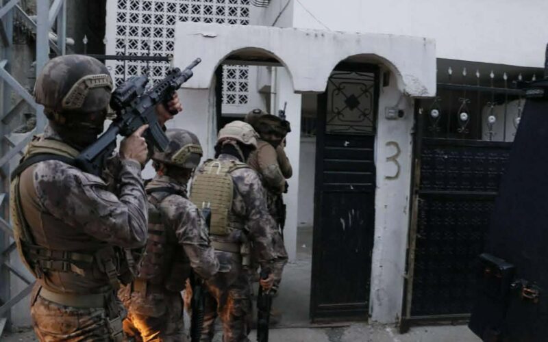 Kars’ta Dev Operasyon: Aralarında Bir Polisin de Bulunduğu 7 Kişi Tutuklandı!
