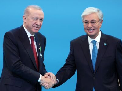 Cumhurbaşkanı Erdoğan’a Kazakistan’da Anlamlı Takdim: Hoca Ahmet Yesevi Nişanı Verilen İlk İsim Oldu