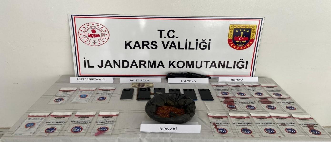 Kars ve Kağızman’da Zehir Tacirlerine Büyük Darbe: 7 Tutuklama!