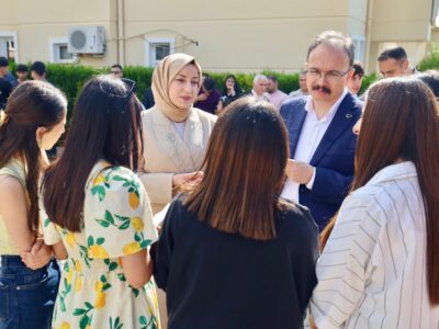 Vali Kızılkaya Bayram Namazı Sonrası Vatandaşlarla Bayramlaştı, Görev Başındaki Personeli Ziyaret Etti