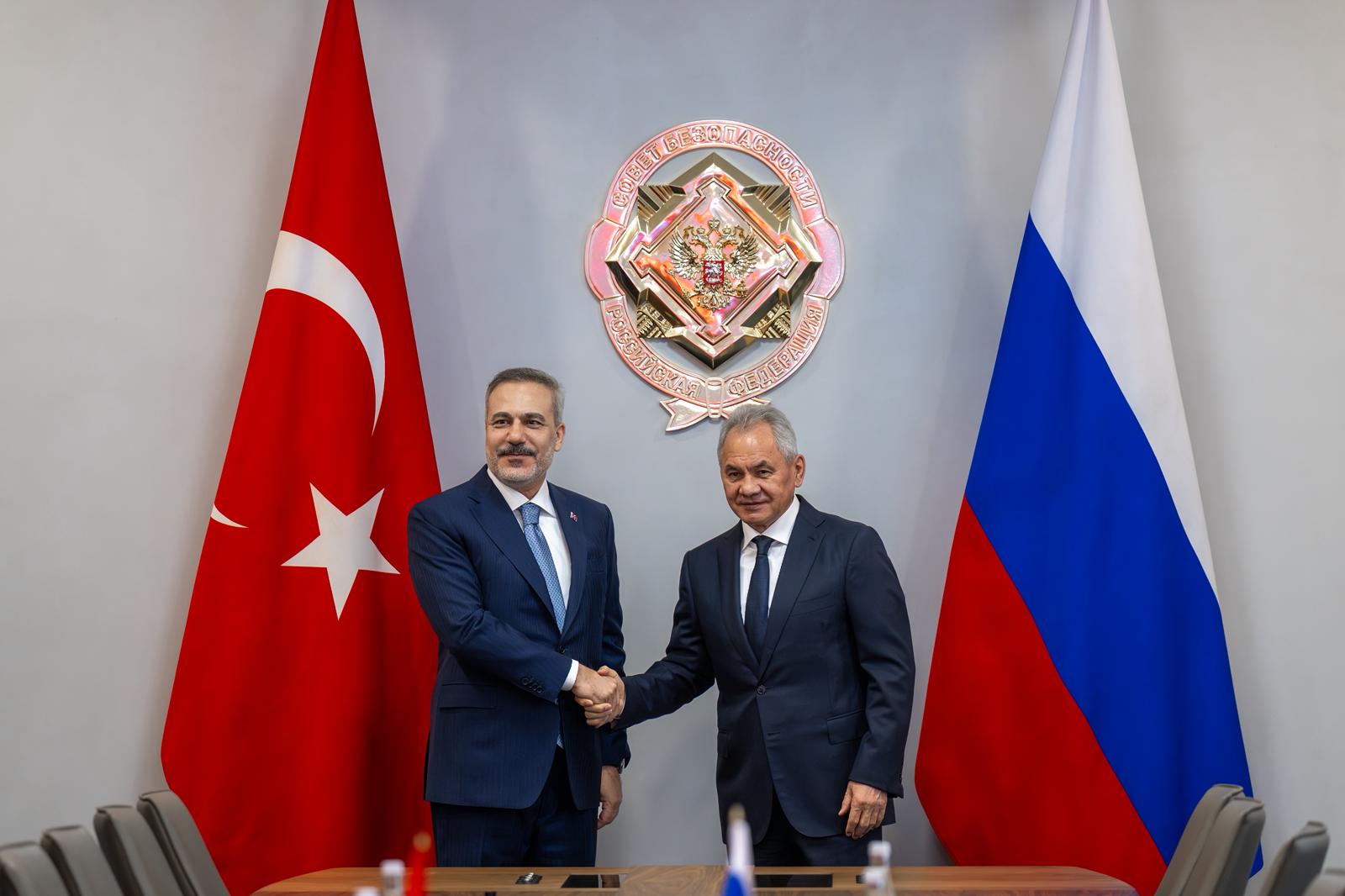 Bakan Fidan Moskova’da Sergey Şoygu İle Görüşüldü