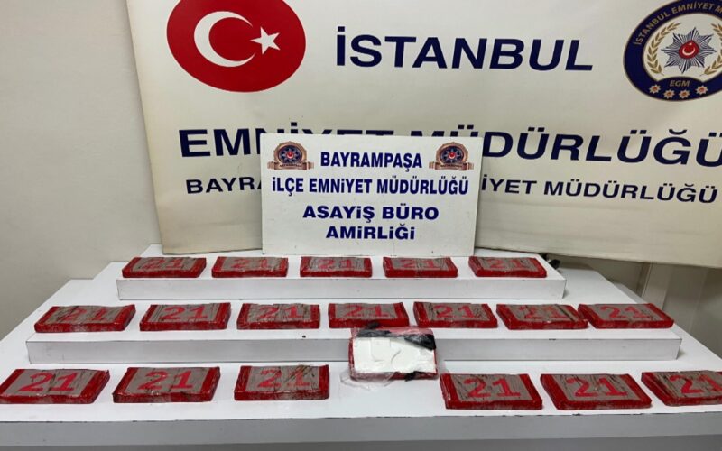 Bayrampaşa’da Otomobile Düzenlenen Operasyonda 20 Kilo 520 Gram Kokain Ele Geçirildi