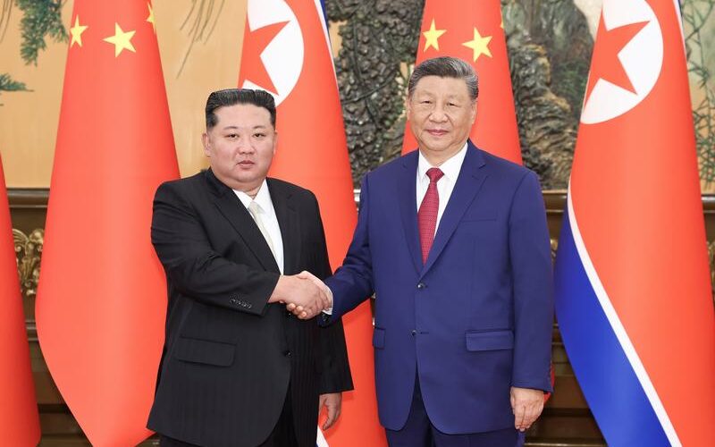 Çin Devlet Başkanı Şi Cinping İle Kuzey Kore Lideri Kim Jong Un Pyongyang’da Bir Araya Geldi