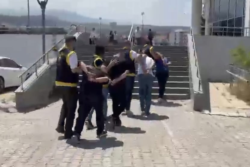 Aranan 4 şahıs yakalandı, 3’ü tutuklandı