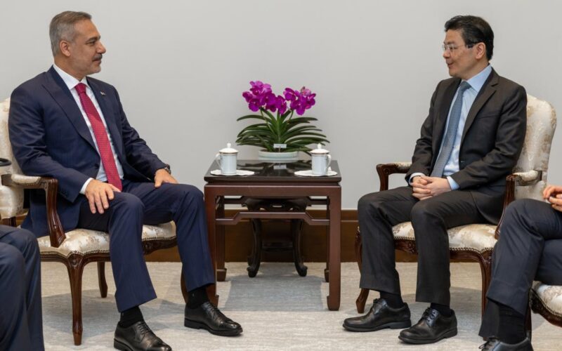 Dışişleri Bakanı Hakan Fidan Singapur Başbakanı Lawrence Wong İle Bir Araya Geldi