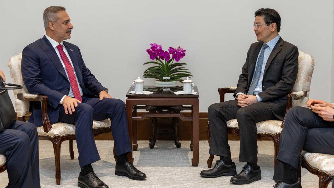 Dışişleri Bakanı Hakan Fidan Singapur Başbakanı Lawrence Wong İle Bir Araya Geldi