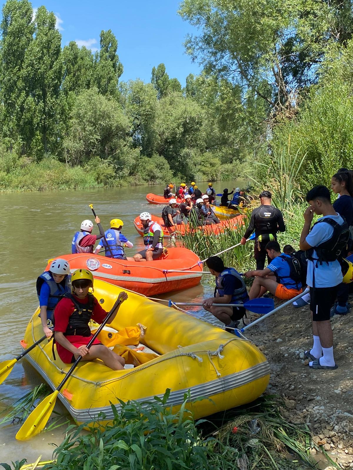 Akyaka’da Rafting Heyecanı Sürüyor! Geleceğin Sporcuları Kanyonda Yetişiyor