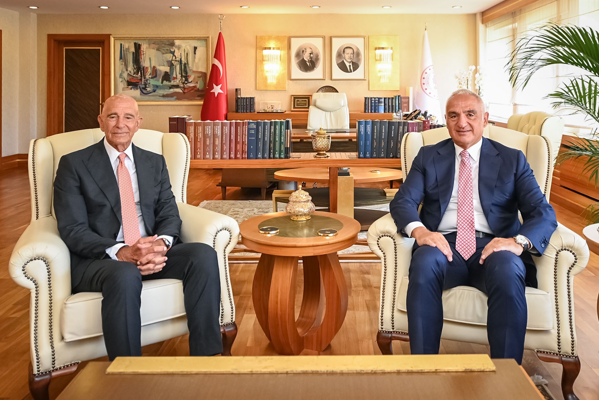 Kültür Ve Turizm Bakanı Ersoy ABD Büyükelçisi Barrack İle Bir Araya Geldi
