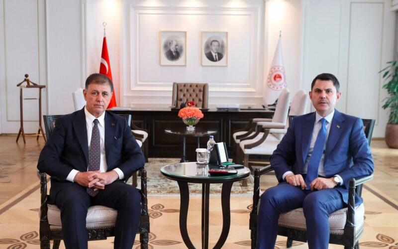 Bakan Kurum İzmir Büyükşehir Belediye Başkanı Tugay’ı Kabul Etti