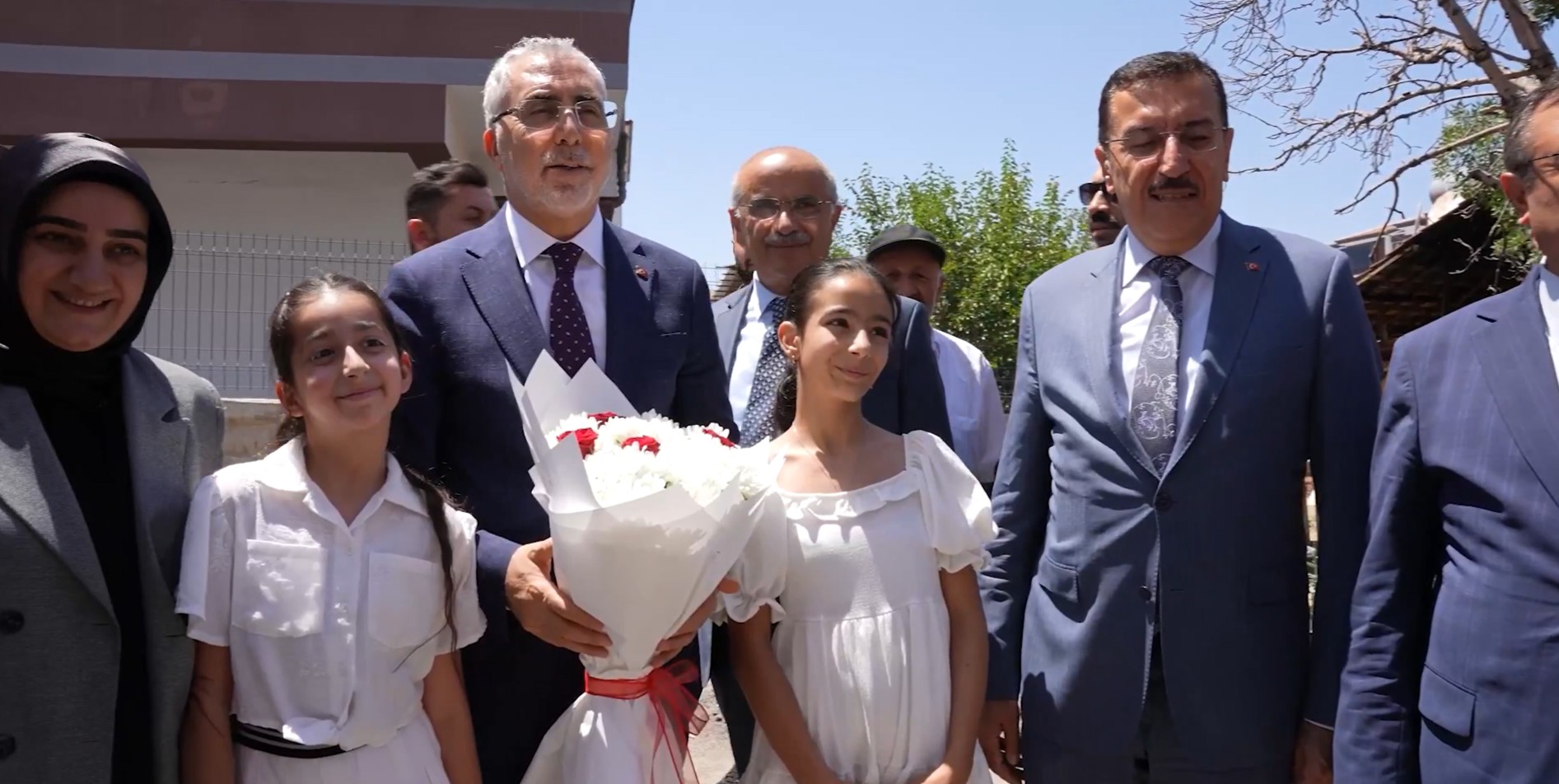 Bakan Işıkhan Malatya’da Korkmaz Ailesini Ziyaret Etti