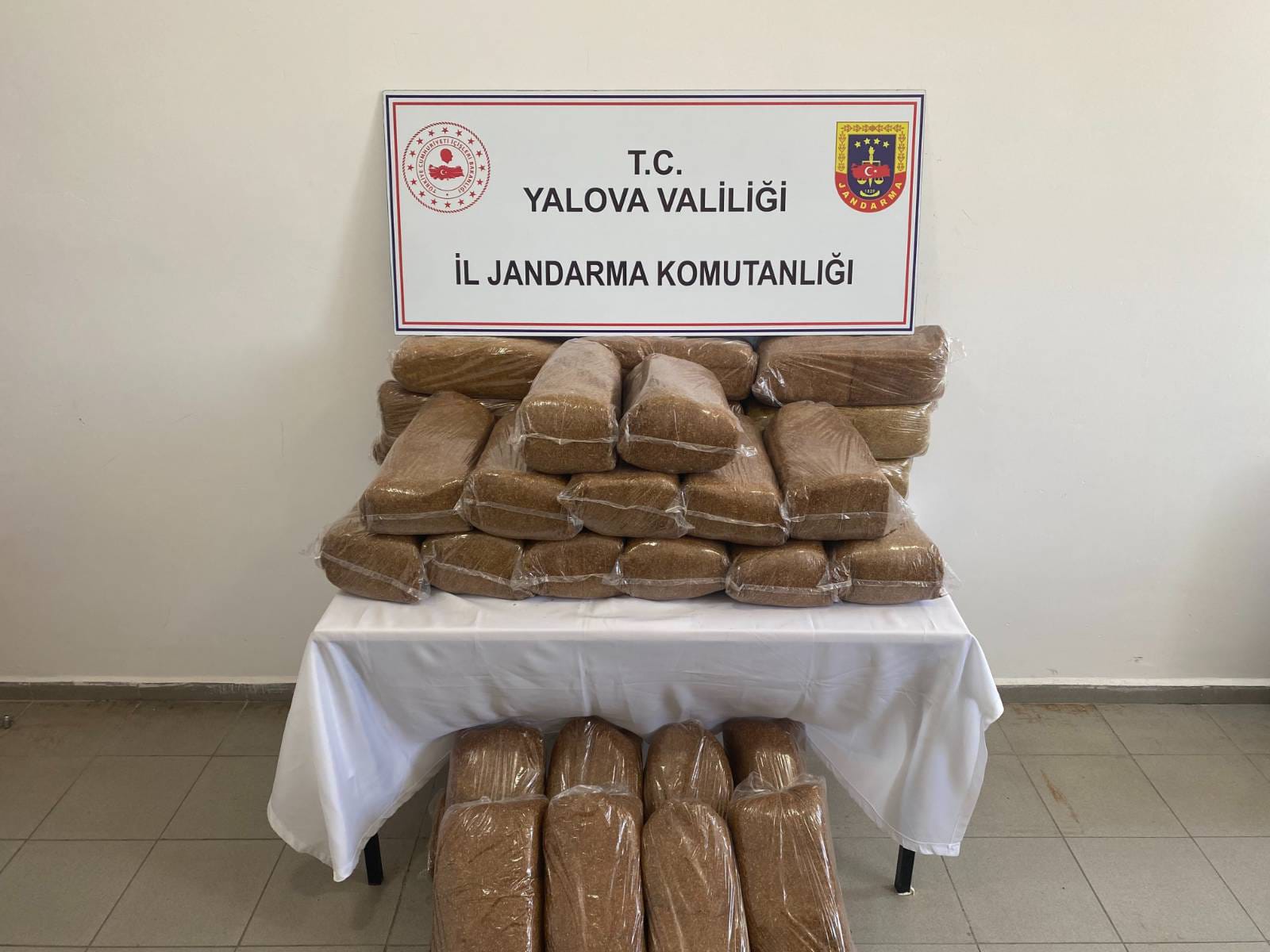 Yalova’da Jandarma Operasyonunda Bandrolsüz Tütün Ele Geçirildi