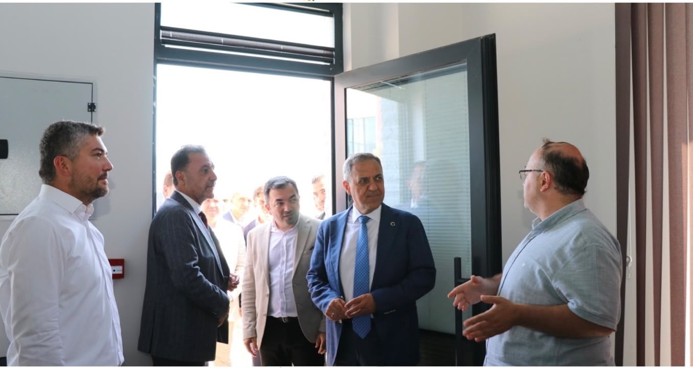 Yalova Valisi Dr. Ahmet Hamdi Usta’dan Yalova Teknopark’a Ziyaret