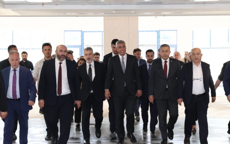Sağlık Bakanı Memişoğlu Trabzon Şehir Hastanesi İnşaatında İncelemelerde Bulundu