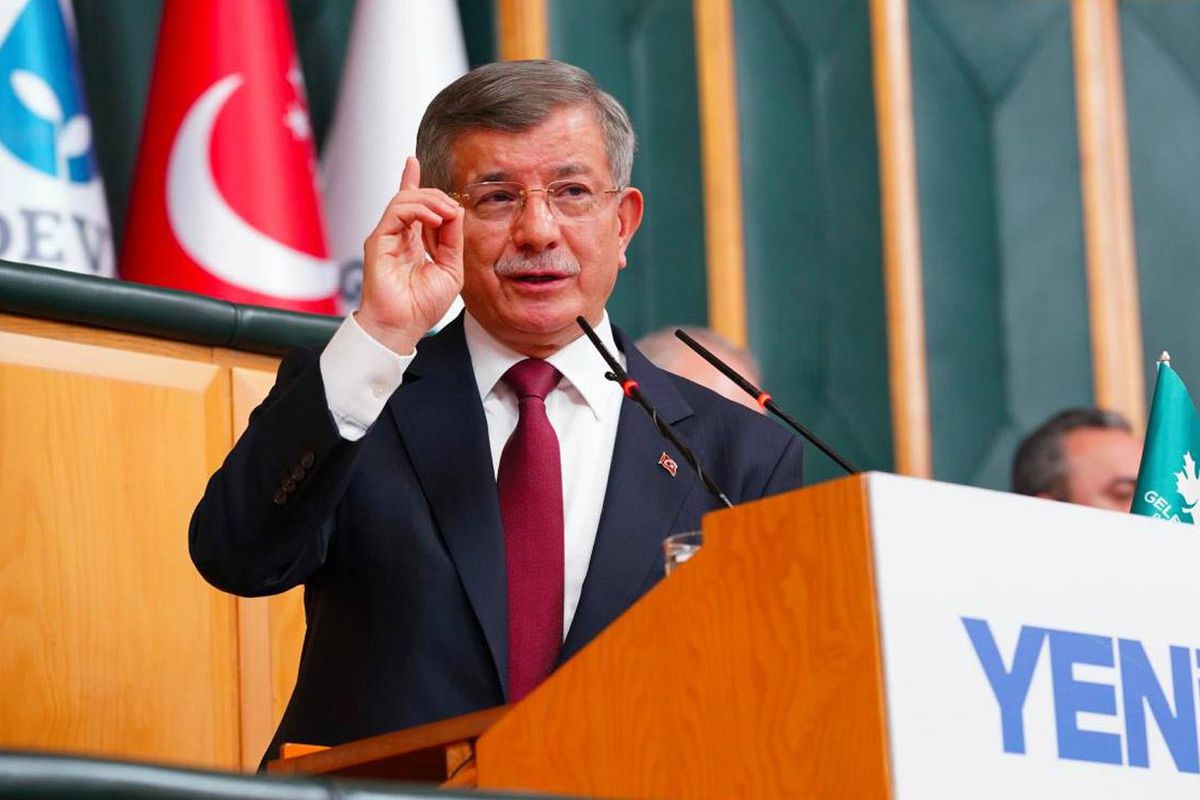 Gelecek Partisi Kapanıyor: Ahmet Davutoğlu Siyasetten Çekilme Kararını Açıkladı