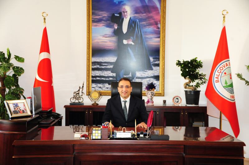 Balçova Belediye Başkanı Onur Yiğit Görevine İade Edildi