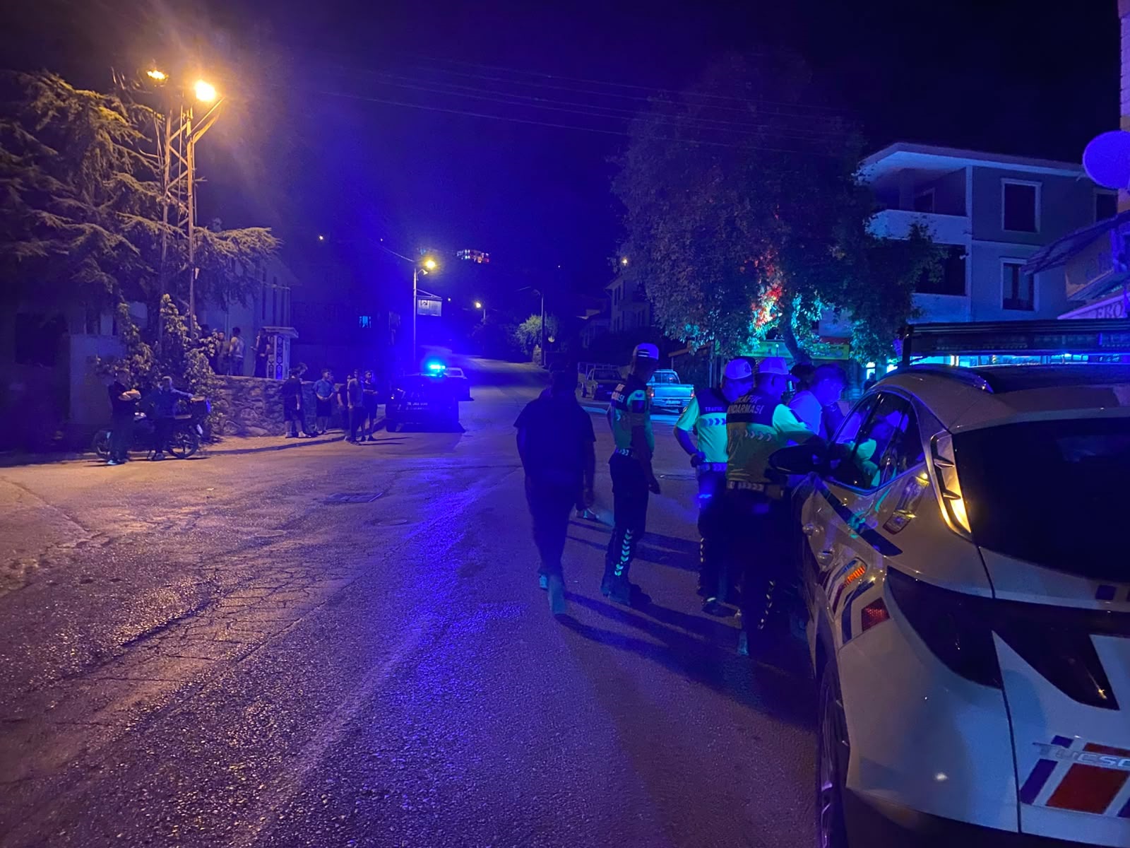 Bursa’da iki motosiklet çarpıştı: Çocuk sürücü ve yolcu yaralandı