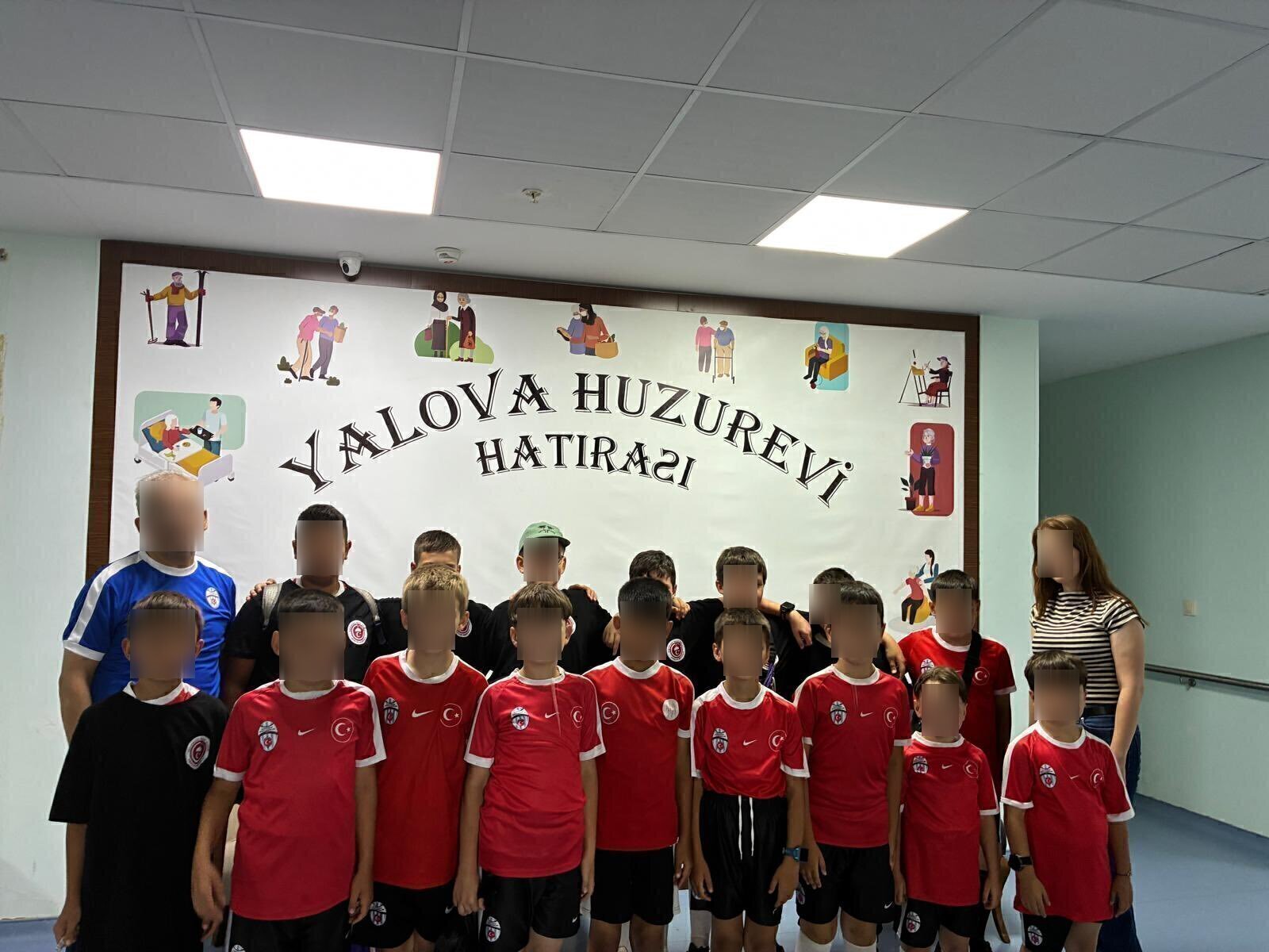 Yalova Huzurevi Sakinleri Sugören Spor Kulübü Sporcularını Misafir Etti