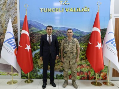 Tunceli Valisi Şefik Aygöl, İl Jandarma Komutanı Mustafa Tetik’i Kabul Etti