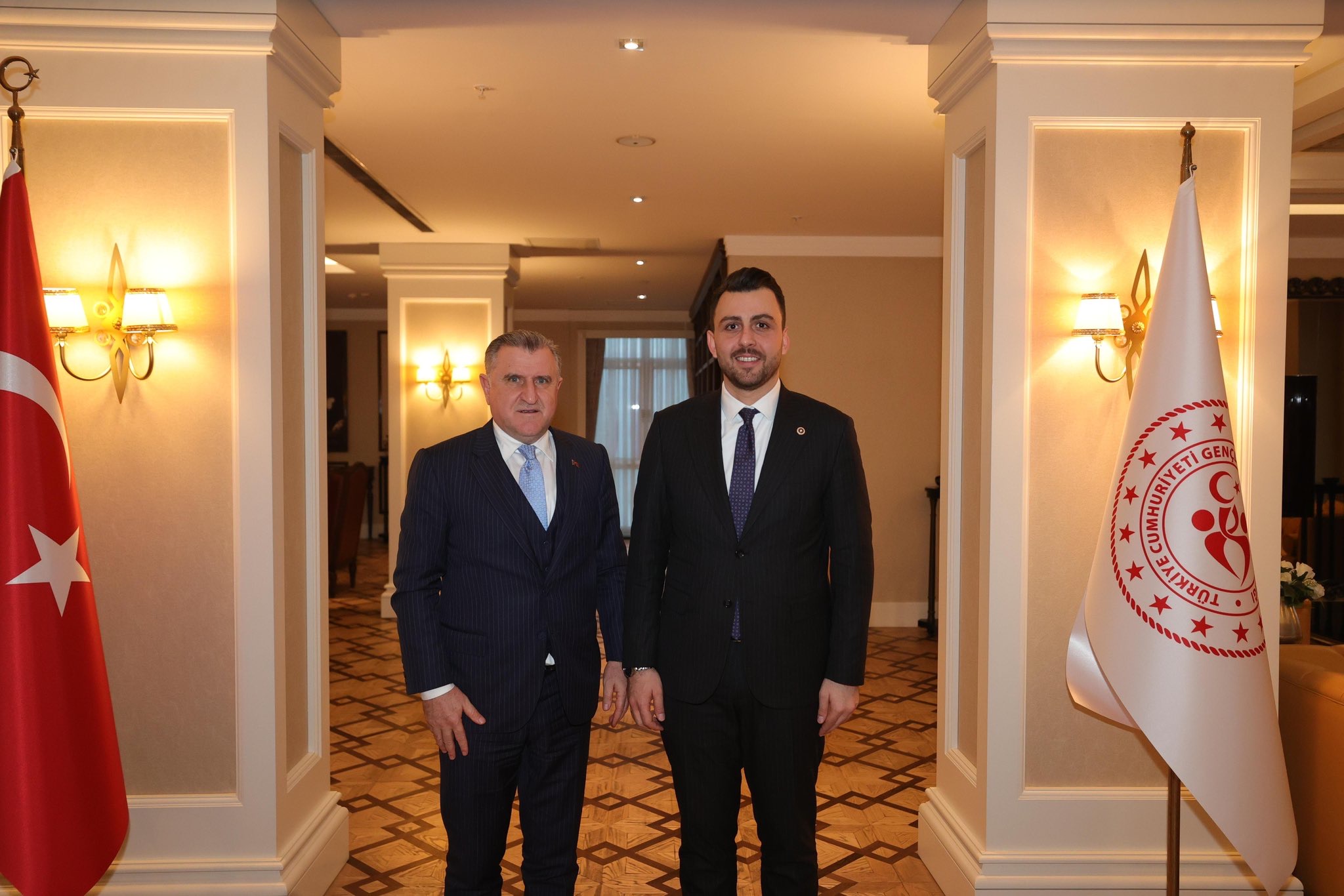 Öztaylan Müjdeyi Verdi: Bandırma 17 Eylül Stadyumu Gece Maçlarına Hazırlanıyor
