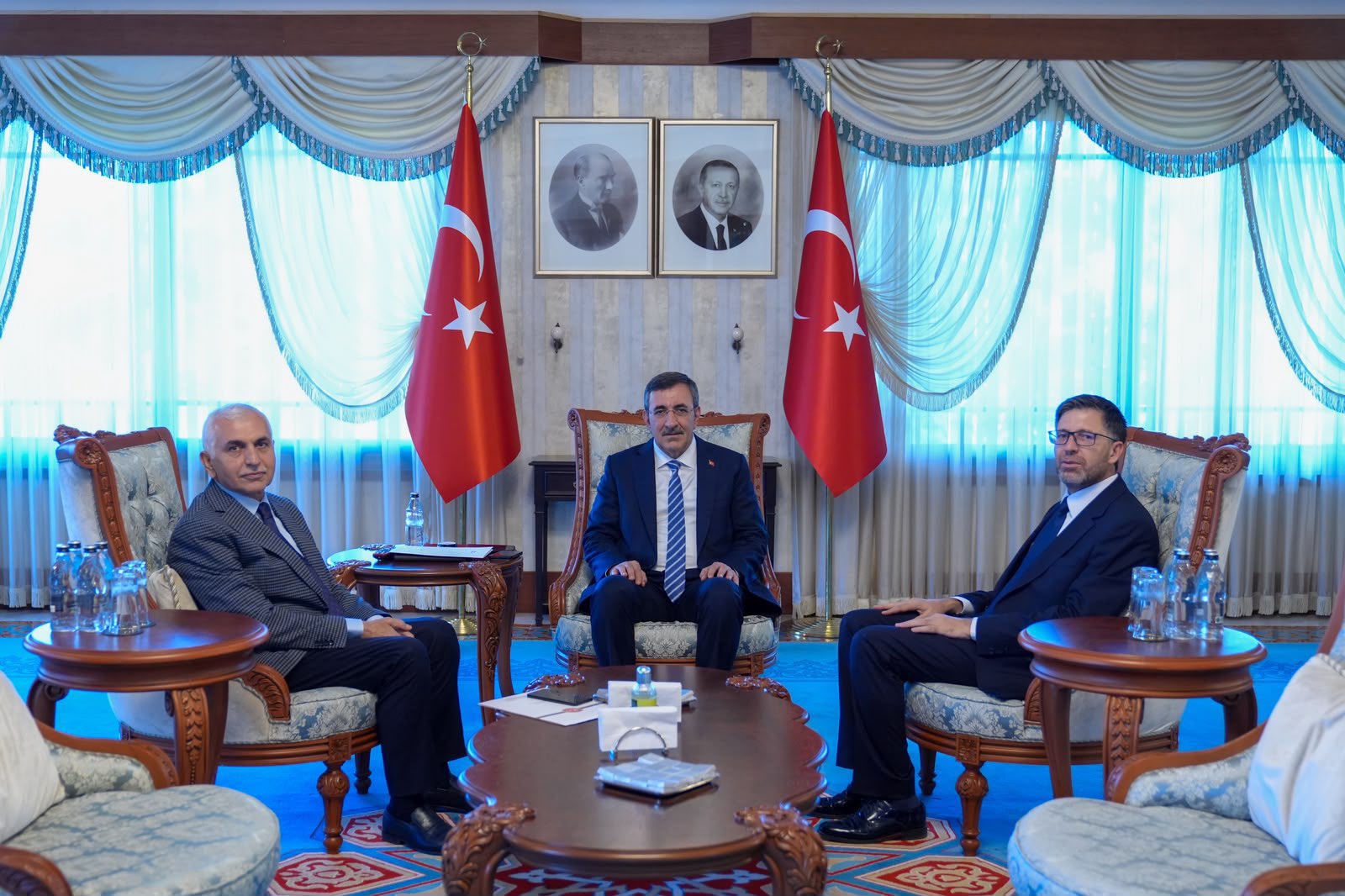 Siirt Heyeti Cumhurbaşkanı Yardımcısı Cevdet Yılmaz’ı Külliye’de Ziyaret Etti: Kentin Talepleri Ve Dev Projeler Görüşüldü