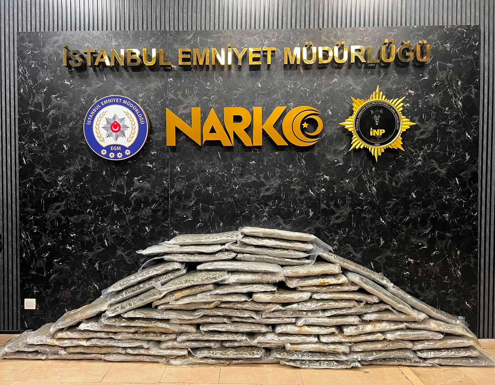 Zeytinburnu’nda Uyuşturucu Operasyonu: 83 Kilogram Skunk Ele Geçirildi
